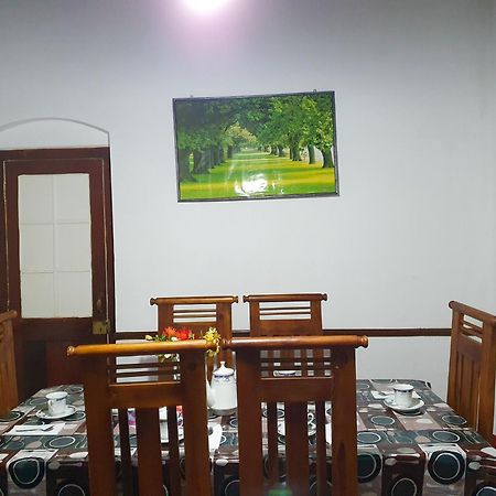 Ruchi House Hotel Nuwara Eliya Bagian luar foto