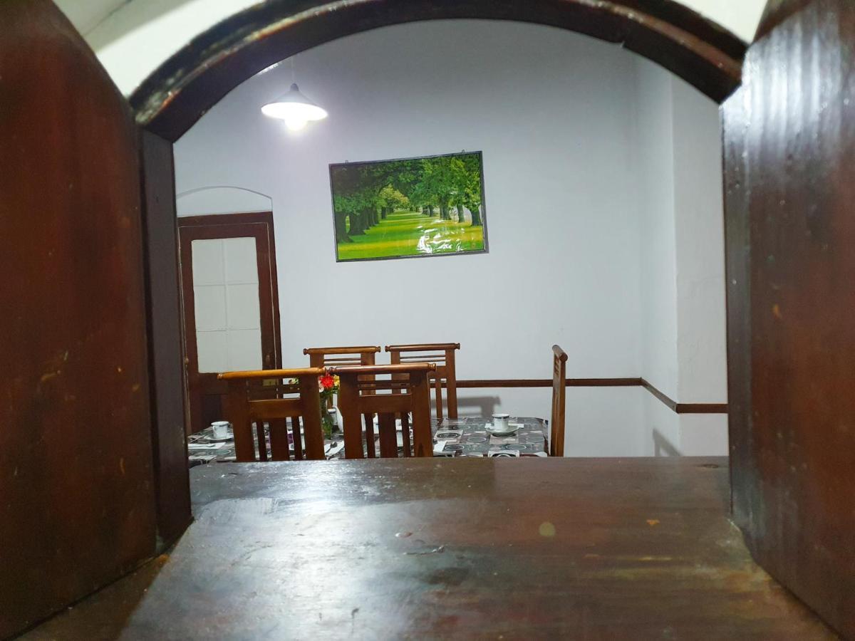 Ruchi House Hotel Nuwara Eliya Bagian luar foto