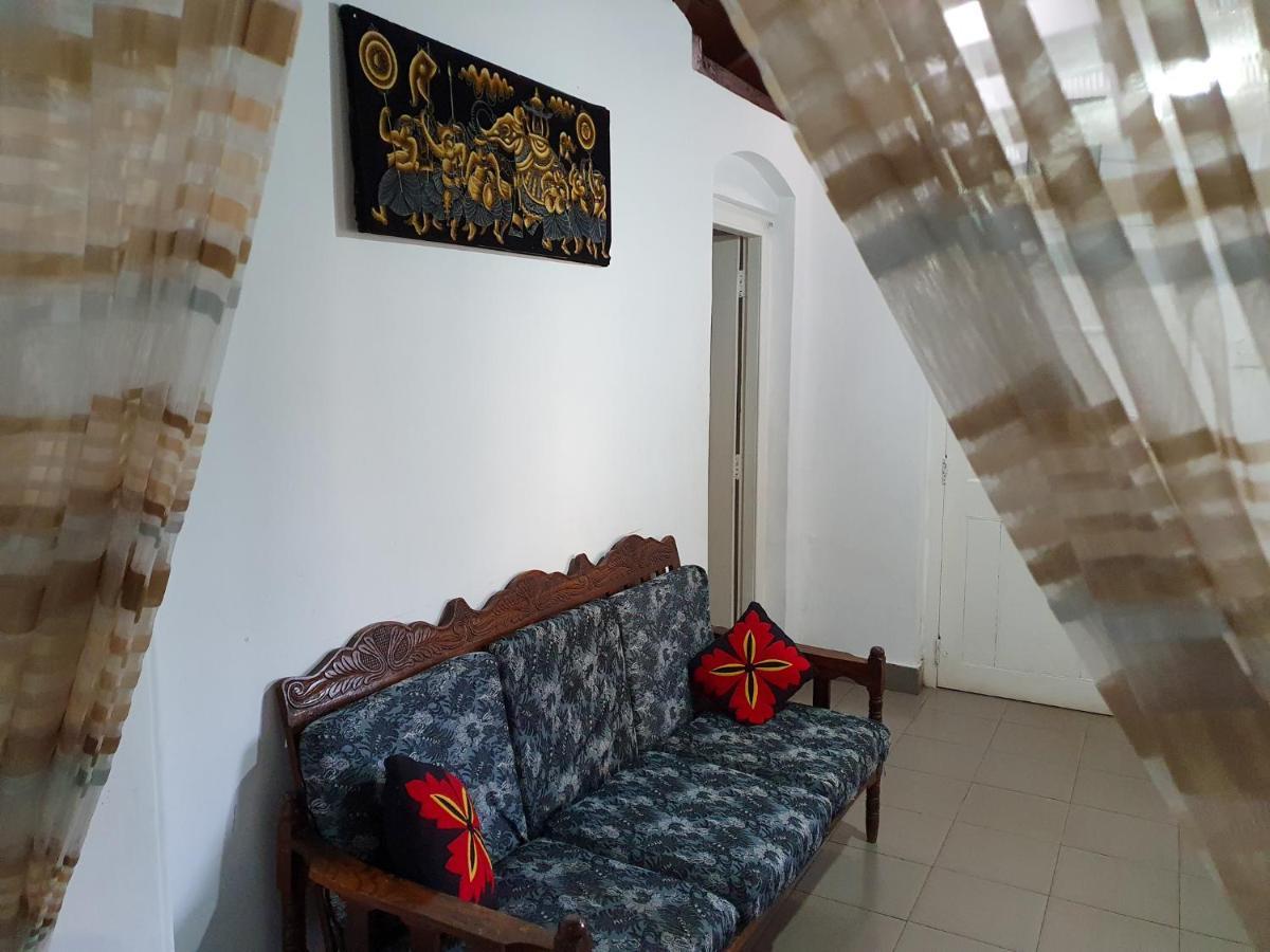Ruchi House Hotel Nuwara Eliya Bagian luar foto