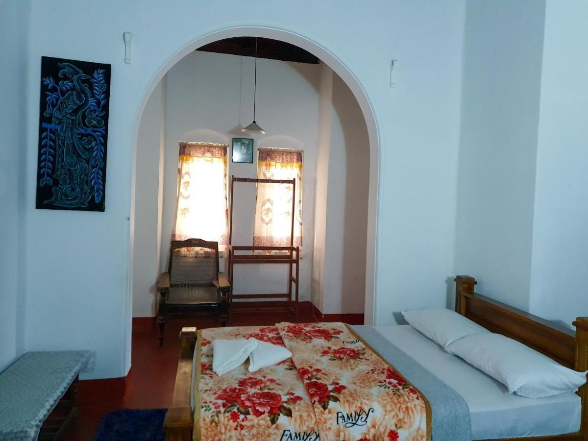 Ruchi House Hotel Nuwara Eliya Bagian luar foto