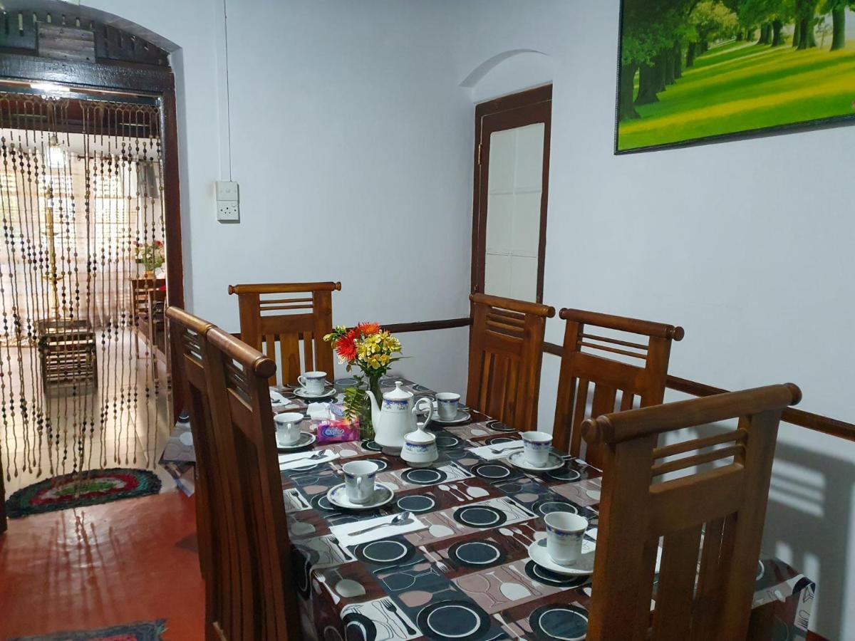 Ruchi House Hotel Nuwara Eliya Bagian luar foto