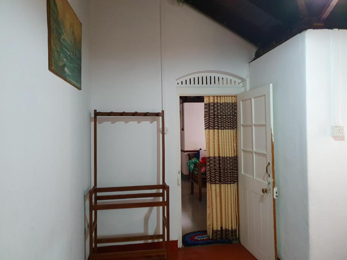 Ruchi House Hotel Nuwara Eliya Bagian luar foto