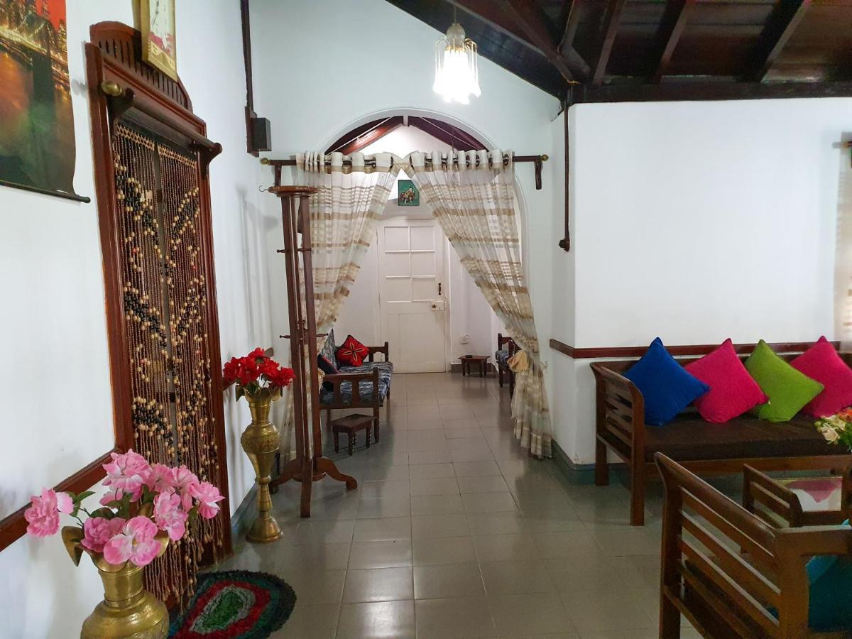 Ruchi House Hotel Nuwara Eliya Bagian luar foto