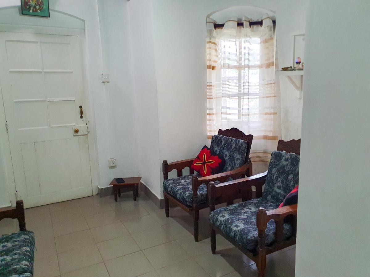 Ruchi House Hotel Nuwara Eliya Bagian luar foto