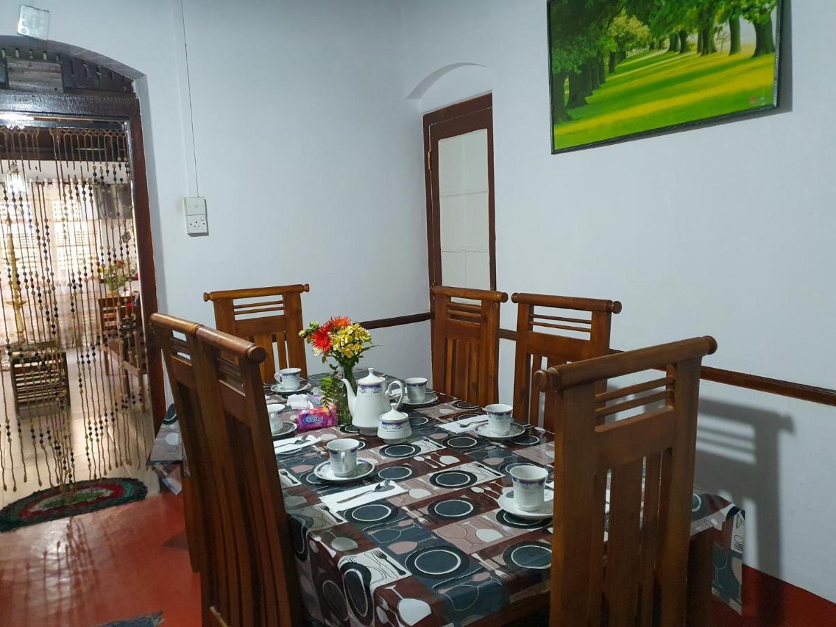 Ruchi House Hotel Nuwara Eliya Bagian luar foto