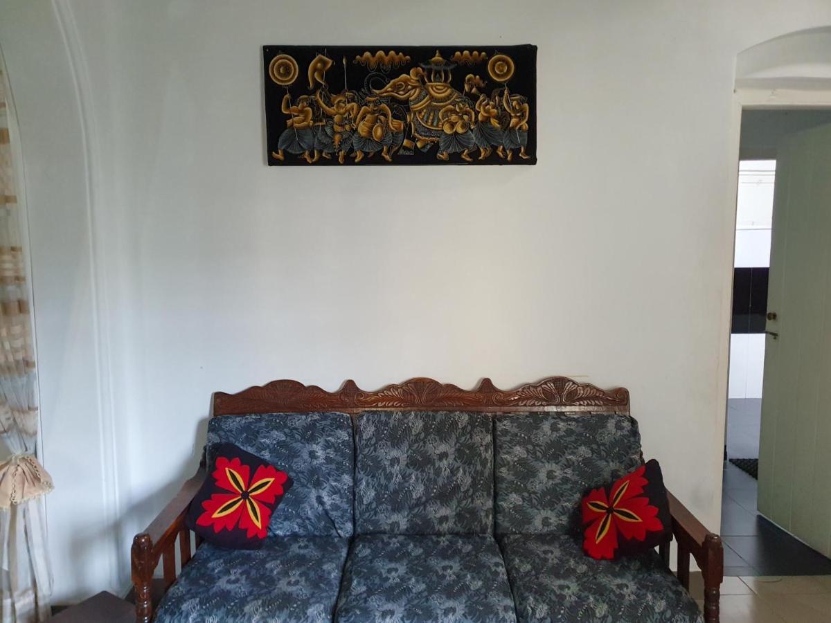 Ruchi House Hotel Nuwara Eliya Bagian luar foto