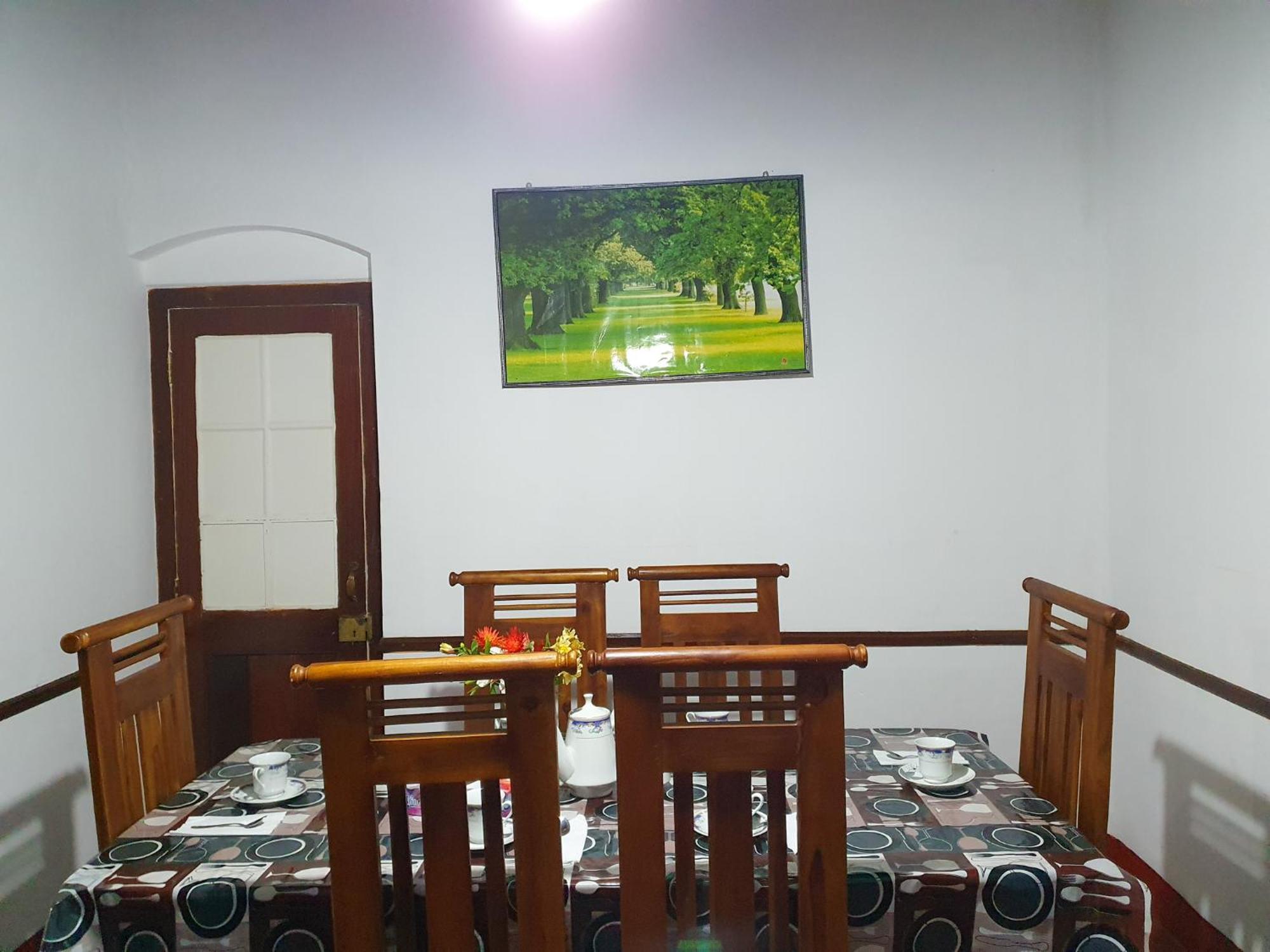 Ruchi House Hotel Nuwara Eliya Bagian luar foto