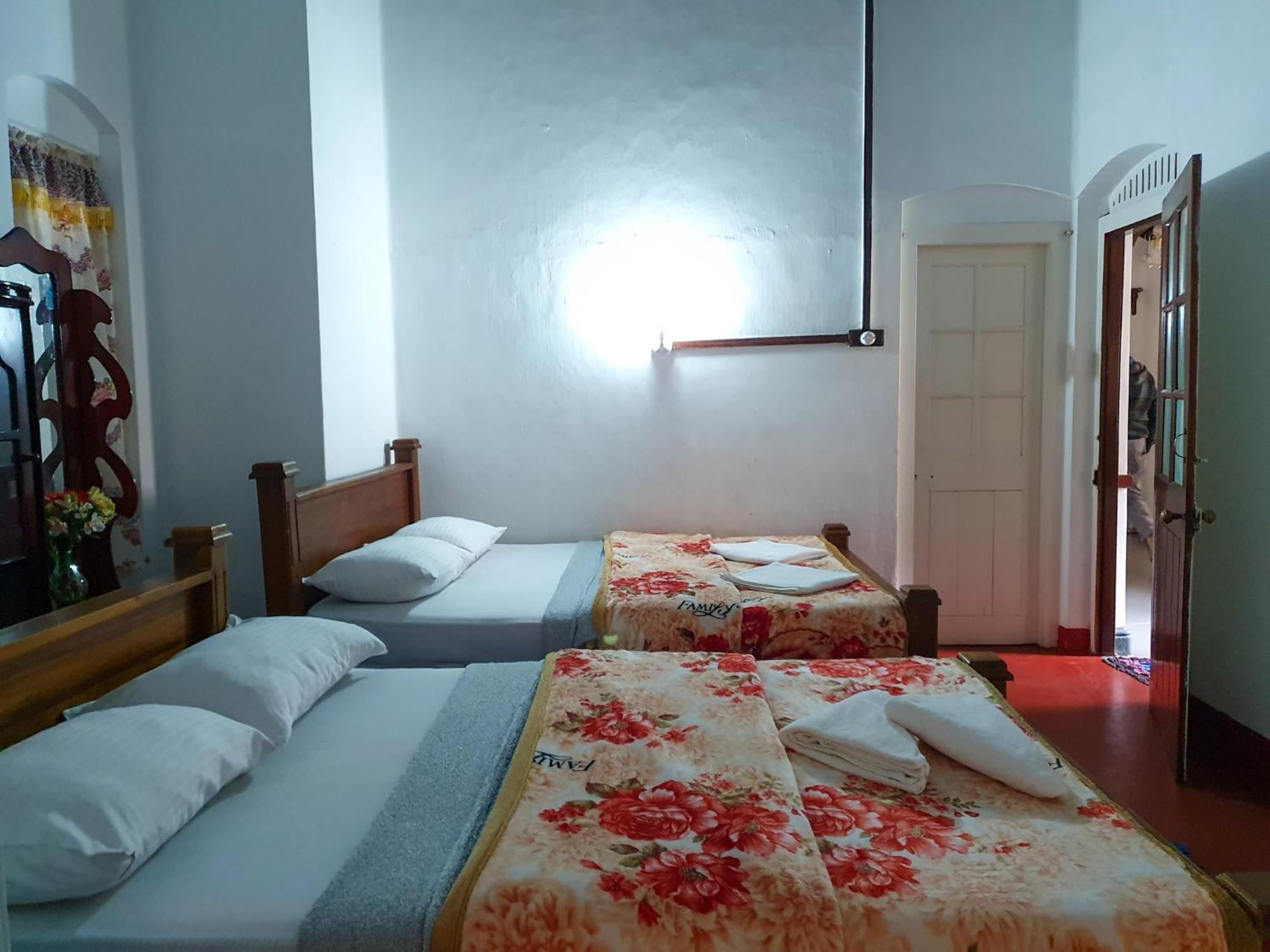 Ruchi House Hotel Nuwara Eliya Bagian luar foto